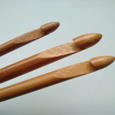 8 Pieces 1mm to 2.75mm Wooden Bamboo Crochet Hooks Set Handcrafted Knitting Needles