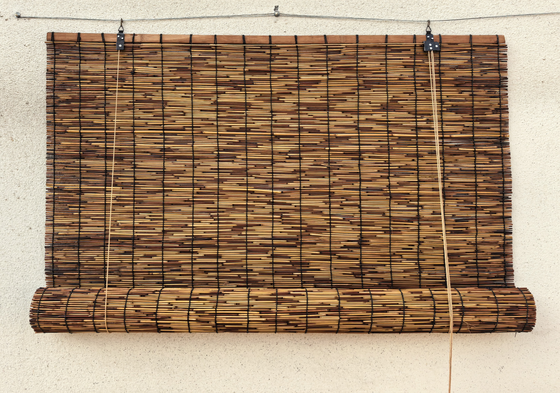Natural Reed Roll-up Blind with 70% Light Blockage Easy to Install and Longer Lifespan for Porch Decoration
